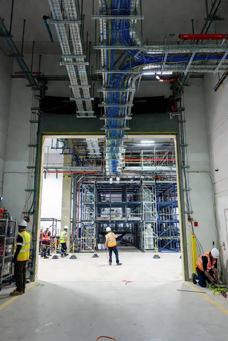 Multi-tenant colocation hall fit-out